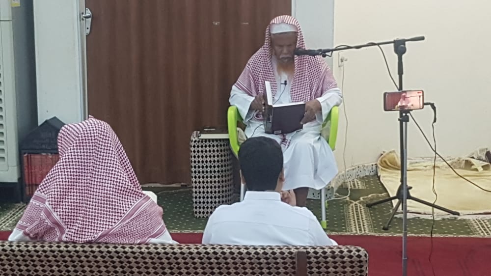 ندوة علمية تثقيفية بعنوان “دور منسوبي المساجد في توعية المجتمع من خطر التنظيمات الإرهابية الإخوان والسرورية”